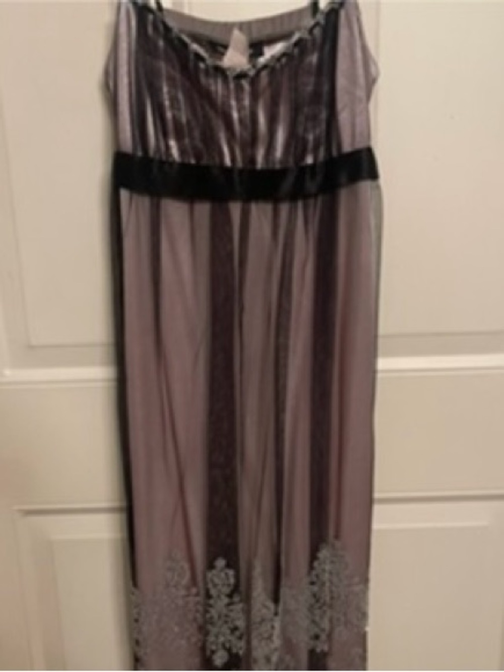 Elegant Mauve and Black Evening Maxi Dress